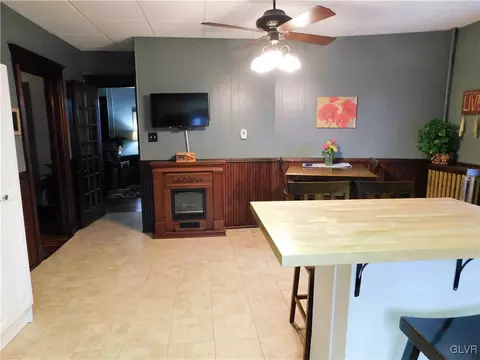 109 E Northampton St, Bath, PA 18014 photo 8