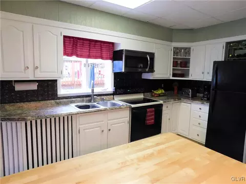 109 E Northampton St, Bath, PA 18014 photo 4
