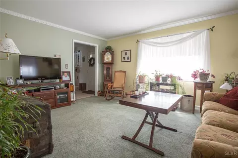 2 E 7th St, Wind Gap, PA 18091 photo 6