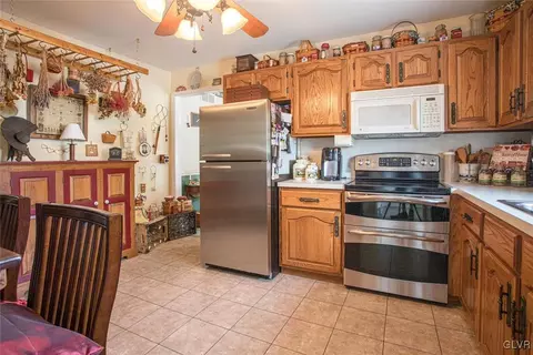 2 E 7th St, Wind Gap, PA 18091 photo 10