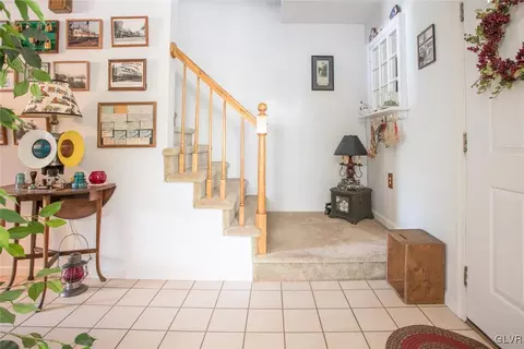 2 E 7th St, Wind Gap, PA 18091 photo 4