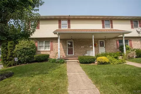 2 E 7th St, Wind Gap, PA 18091 photo 2