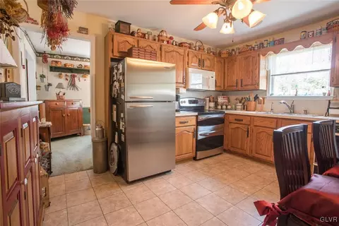2 E 7th St, Wind Gap, PA 18091 photo 11