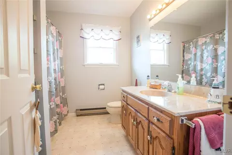 2 E 7th St, Wind Gap, PA 18091 photo 18