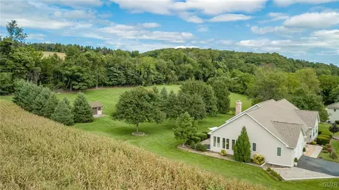 848 Copella Rd, Bath, PA 18014 photo 3