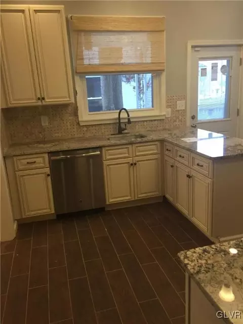 125 E North St, Bethlehem, PA 18018 photo 5