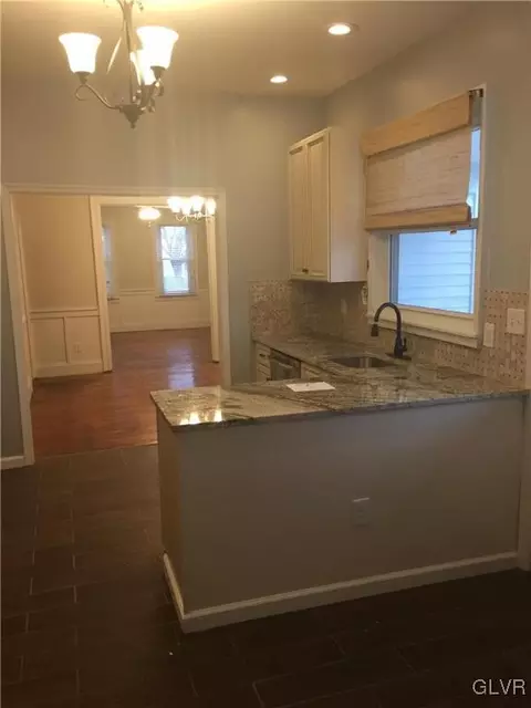 125 E North St, Bethlehem, PA 18018 photo 4