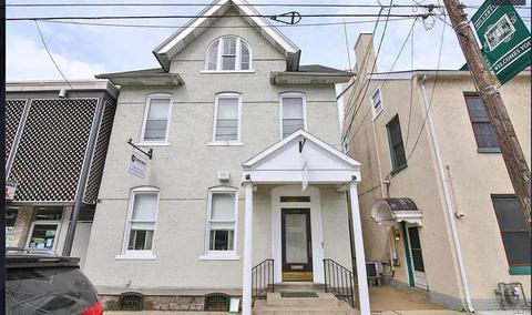 656 Main St, Hellertown, PA 18055 photo 1