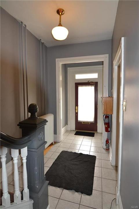656 Main St, Hellertown, PA 18055 photo 4