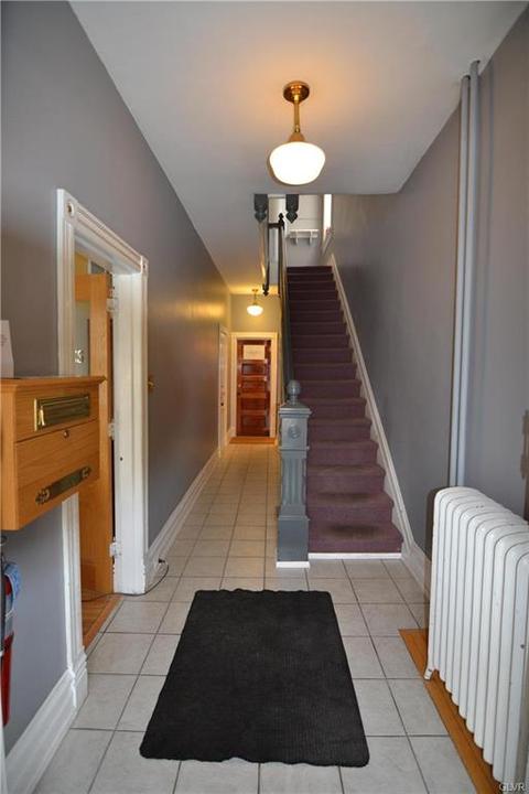 656 Main St, Hellertown, PA 18055 photo 2