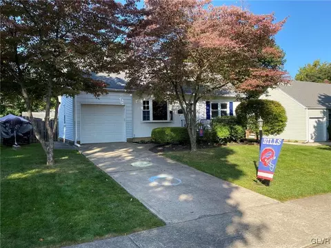 3057 Cornwall Rd, Bethlehem, PA 18017 photo 1