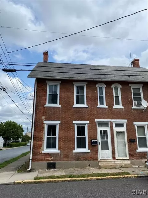 101 E Saucon St, Hellertown, PA 18055 photo 2