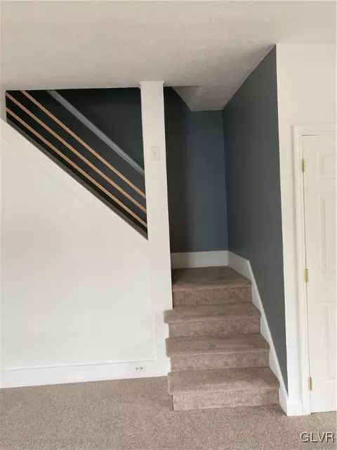 101 E Saucon St, Hellertown, PA 18055 photo 13