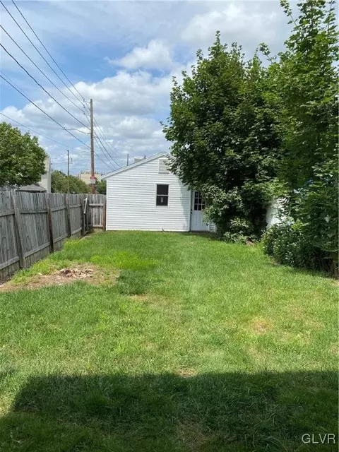 101 E Saucon St, Hellertown, PA 18055 photo 32