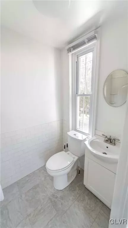 101 E Saucon St, Hellertown, PA 18055 photo 16