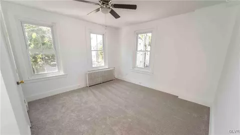 101 E Saucon St, Hellertown, PA 18055 photo 14