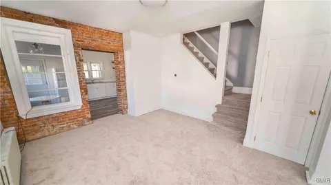 101 E Saucon St, Hellertown, PA 18055 photo 8