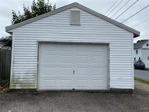 101 E Saucon St, Hellertown, PA 18055 photo 37
