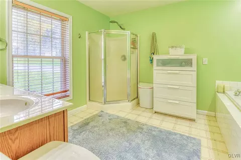 542 Bauer Rd, Bath, PA 18014 photo 17