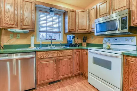 542 Bauer Rd, Bath, PA 18014 photo 11