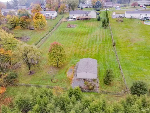 542 Bauer Rd, Bath, PA 18014 photo 28
