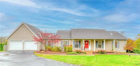 542 Bauer Rd, Bath, PA 18014 photo 1