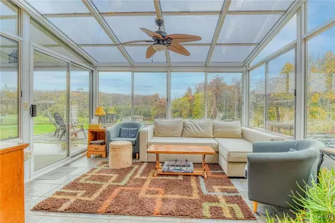 542 Bauer Rd, Bath, PA 18014 photo 3