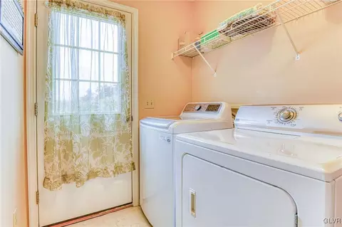 542 Bauer Rd, Bath, PA 18014 photo 13