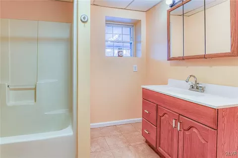 542 Bauer Rd, Bath, PA 18014 photo 22