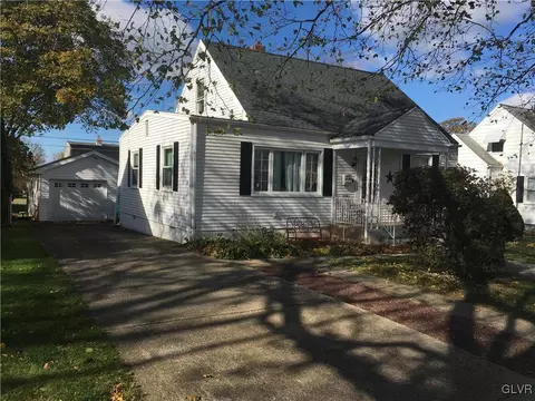 426 Birch Rd, Hellertown, PA 18055 photo 2
