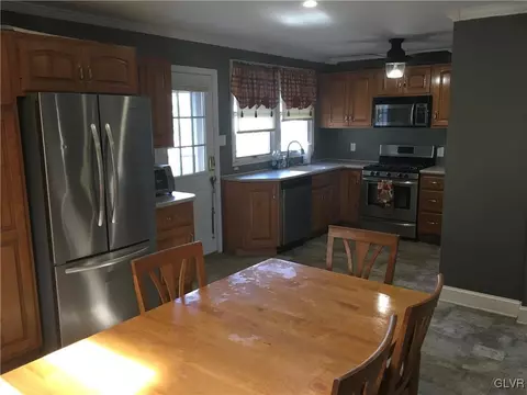 426 Birch Rd, Hellertown, PA 18055 photo 10