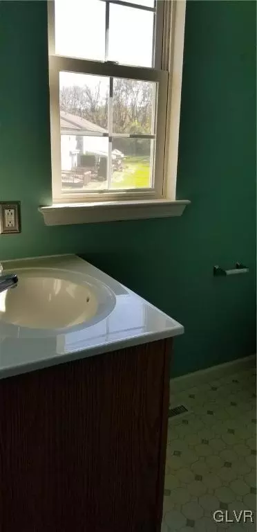 419 Augusta Dr E, Sinking Spring, PA 19608 photo 23