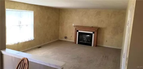 419 Augusta Dr E, Sinking Spring, PA 19608 photo 10