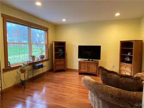 3340 Eileen Ct, Bethlehem, PA 18020 photo 6