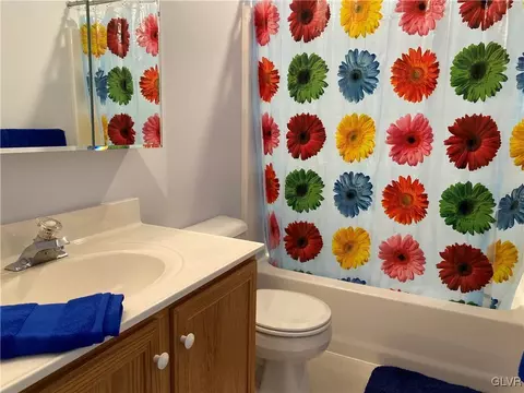 3340 Eileen Ct, Bethlehem, PA 18020 photo 19