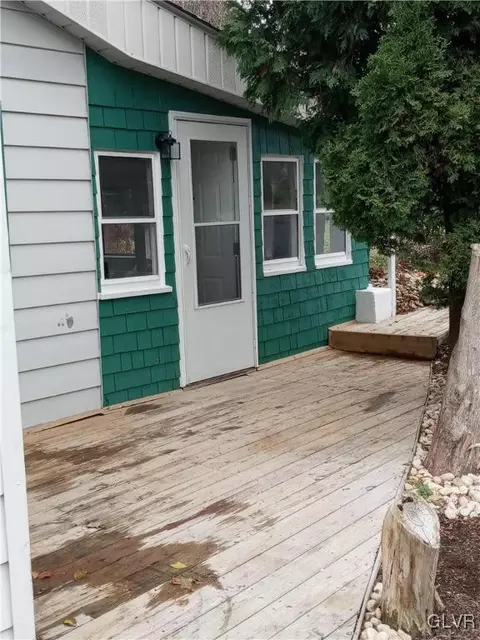 223 E Main St, Bath, PA 18014 photo 32