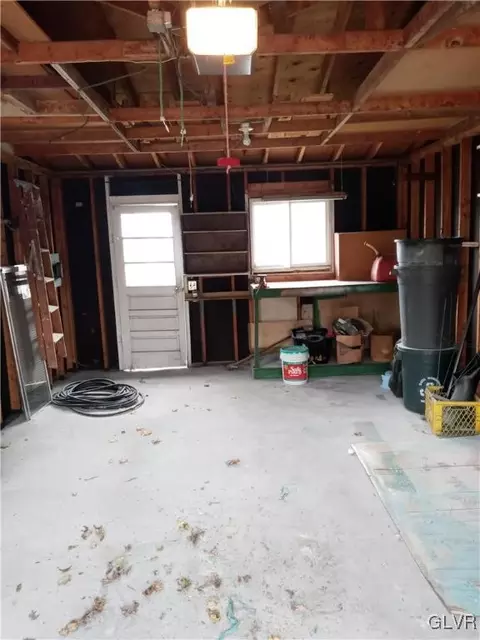 223 E Main St, Bath, PA 18014 photo 30