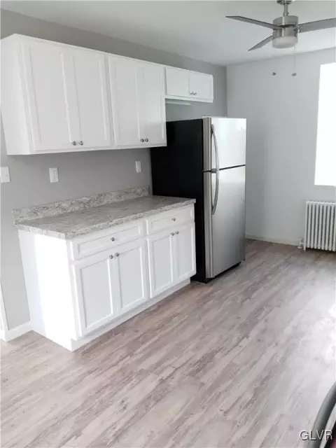 223 E Main St, Bath, PA 18014 photo 7
