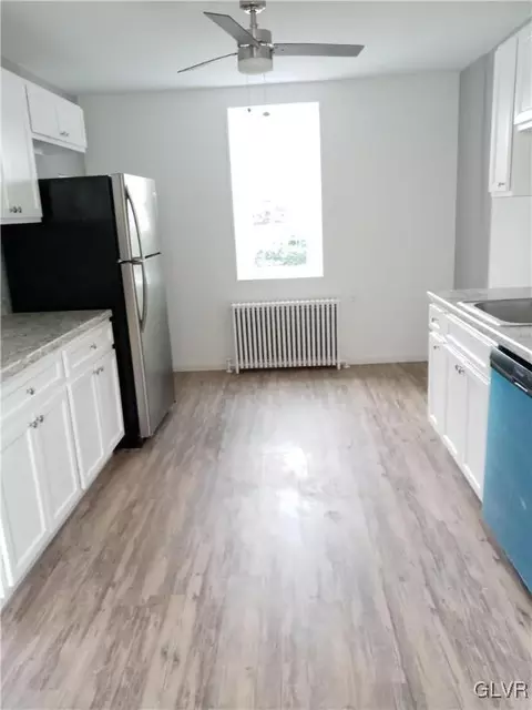223 E Main St, Bath, PA 18014 photo 8