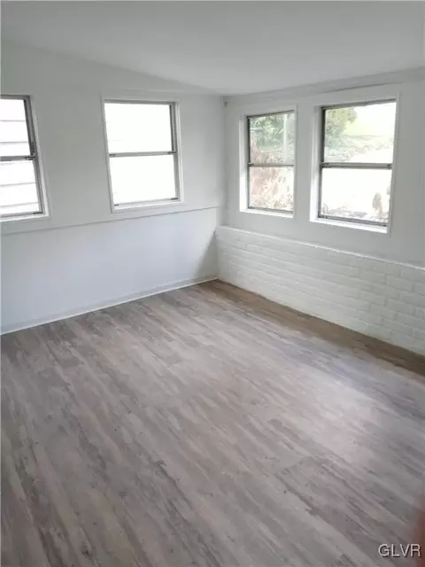 223 E Main St, Bath, PA 18014 photo 13