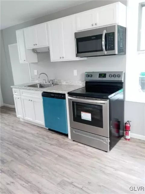 223 E Main St, Bath, PA 18014 photo 6