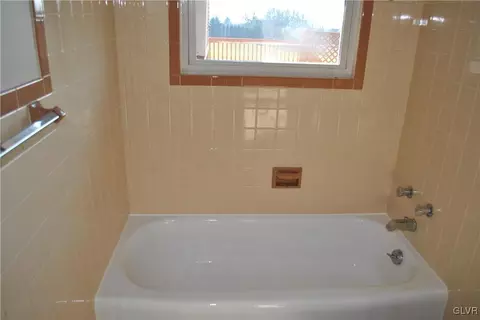 250 E Northampton St, Bath, PA 18014 photo 20