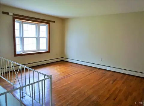 250 E Northampton St, Bath, PA 18014 photo 5