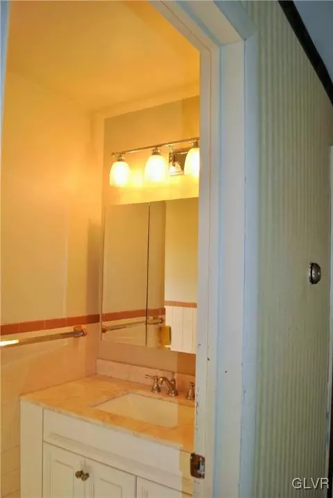 250 E Northampton St, Bath, PA 18014 photo 21
