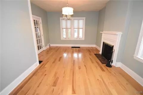 501 E North St, Bethlehem, PA 18018 photo 3