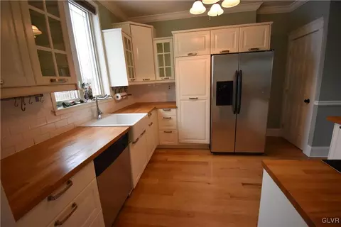 501 E North St, Bethlehem, PA 18018 photo 8