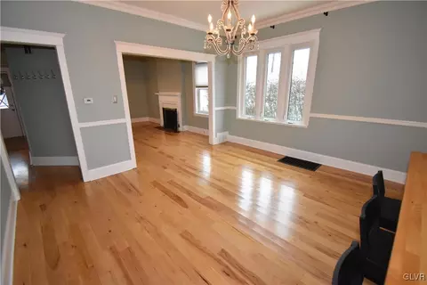 501 E North St, Bethlehem, PA 18018 photo 2