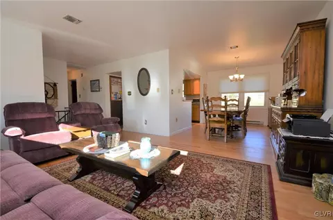 2178 E Best Rd, Bath, PA 18014 photo 3