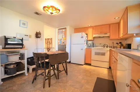 2178 E Best Rd, Bath, PA 18014 photo 7