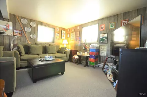 2178 E Best Rd, Bath, PA 18014 photo 12